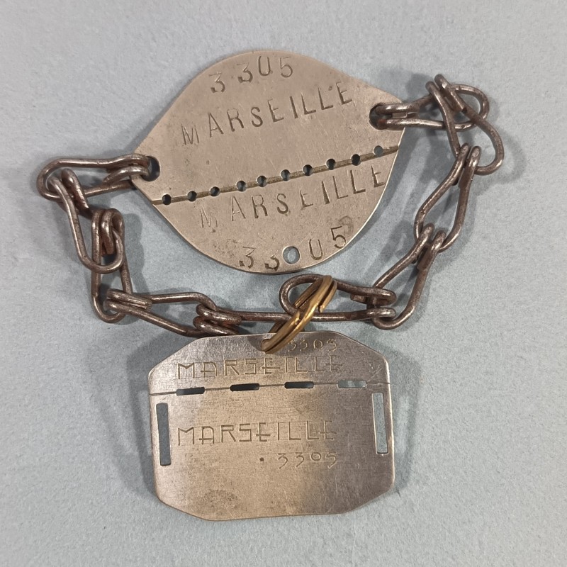 2 PLAQUES D'IDENTITE MILITAIRE TROUPE MODELE 1918 ET UNE FANTAISIE MAGNAN ADOLPHE CLASSE 1929 MATRICULE 3305 A AVIGNON